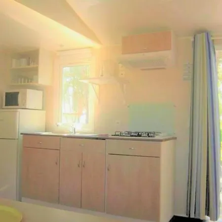 Mobil-home Avec Terrasse A Lezignan-corbieres, 6 Personnes - Api-1-52-736 Kemp *