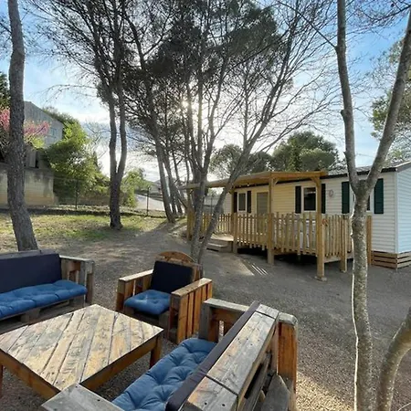 Mobil-home Avec Terrasse A Lezignan-corbieres, 6 Personnes - Api-1-52-736 * Lézignan-Corbières